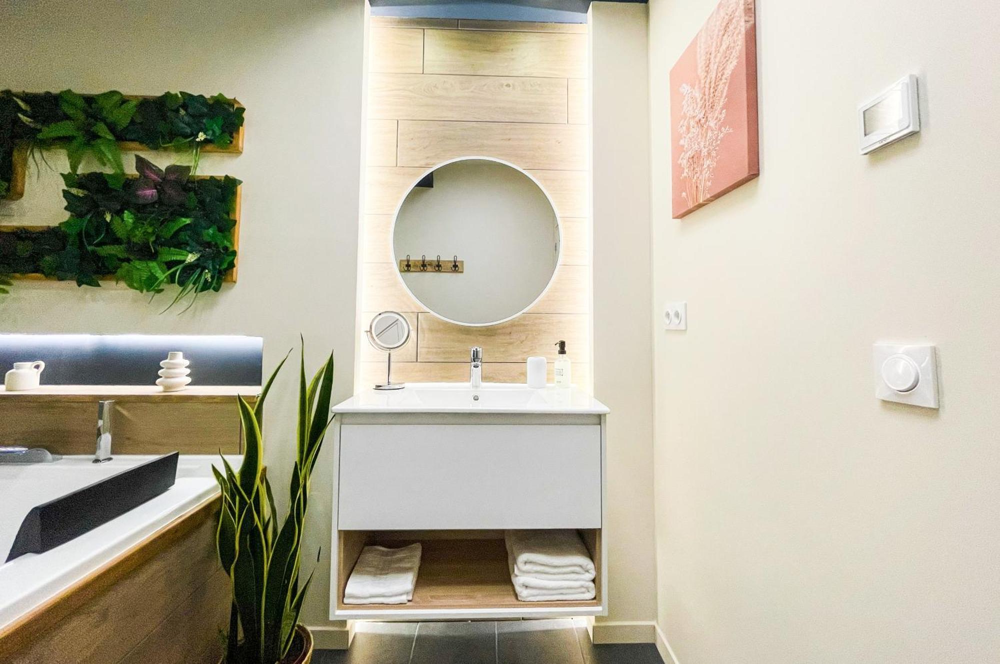 L'Atelier Vert - Balneo - Luxe - Proche Hypercentre - Classe 4 Etoiles Troyes Luaran gambar